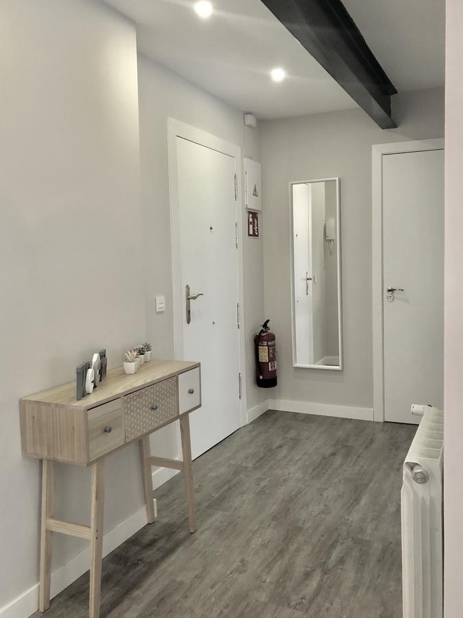Plaza 5 Carabanchel Apartment Madrid Eksteriør billede