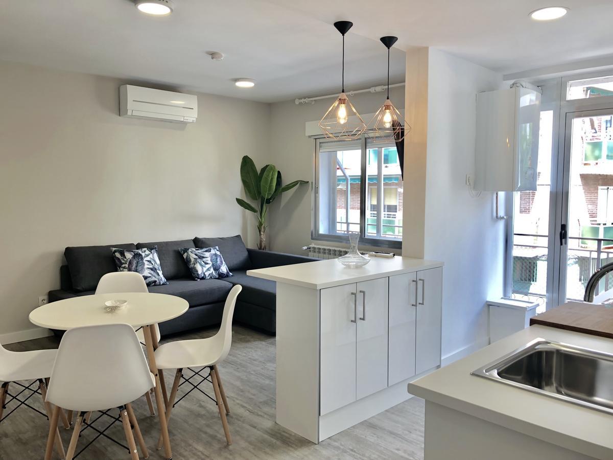 Plaza 5 Carabanchel Apartment Madrid Eksteriør billede