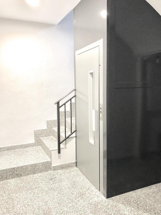 Plaza 5 Carabanchel Apartment Madrid Eksteriør billede