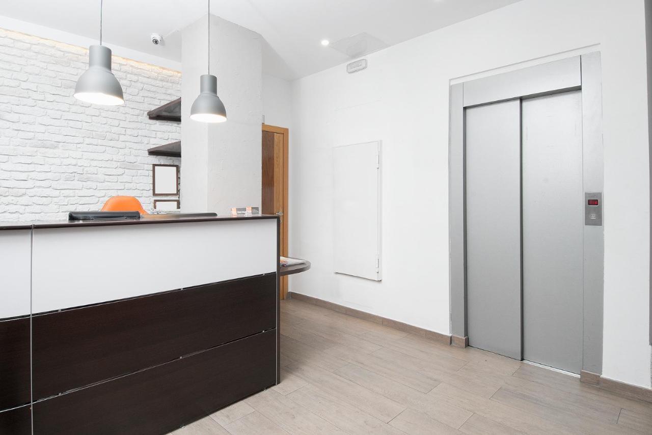 Plaza 5 Carabanchel Apartment Madrid Eksteriør billede